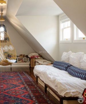 2023家装90平带平顶阁楼小户型沙发床装修效果图片